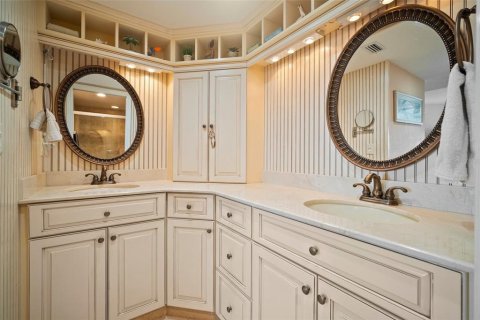 Condo in Bradenton, Florida, 2 bedrooms  № 1585728 - photo 21