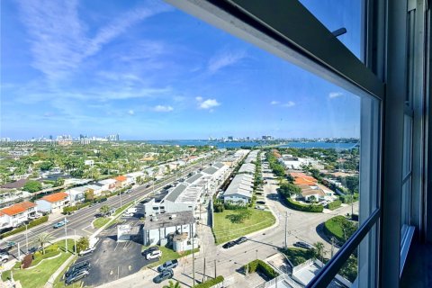 Condominio en venta en North Miami, Florida, 2 dormitorios, 110.37 m2 № 1988146 - foto 27