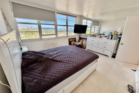 Condominio en venta en North Miami, Florida, 2 dormitorios, 110.37 m2 № 1988146 - foto 26