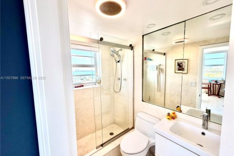 Condominio en venta en North Miami, Florida, 2 dormitorios, 110.37 m2 № 1988146 - foto 20