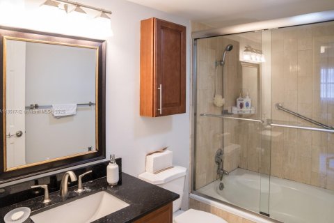 Copropriété à louer à Lauderdale-by-the-Sea, Floride: 3 chambres, 160.16 m2 № 1872358 - photo 28
