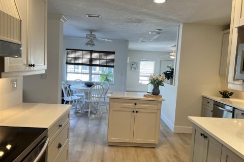House in Palm Harbor, Florida 5 bedrooms, 305.56 sq.m. № 1716797 - photo 26