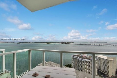 Condo in Miami, Florida, 1 bedroom  № 2001581 - photo 2