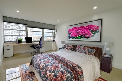 Condo in Aventura, Florida, 2 bedrooms № 2018392 - photo 16