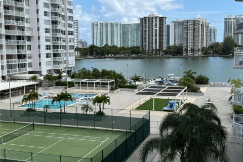 Condo in Aventura, Florida, 2 bedrooms № 2018392 - photo 9