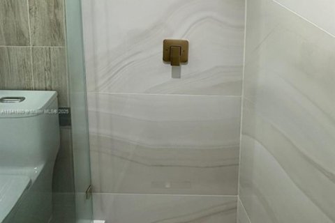 Condo in Aventura, Florida, 2 bedrooms № 2018392 - photo 28