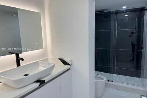 Condo in Aventura, Florida, 2 bedrooms № 2018392 - photo 14