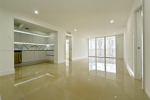 Condo in Aventura, Florida, 2 bedrooms № 2018392 - photo 11