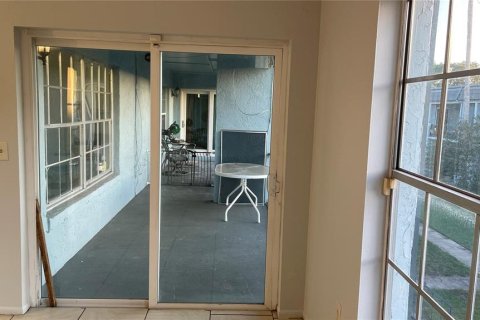 Condominio en alquiler en Orlando, Florida, 2 dormitorios, 91.42 m2 № 2093625 - foto 11