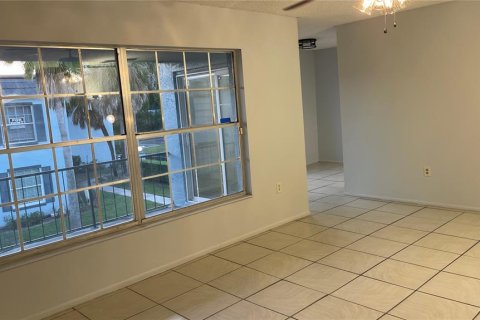 Condominio en alquiler en Orlando, Florida, 2 dormitorios, 91.42 m2 № 2093625 - foto 3