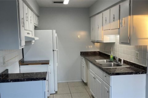 Condominio en alquiler en Orlando, Florida, 2 dormitorios, 91.42 m2 № 2093625 - foto 4