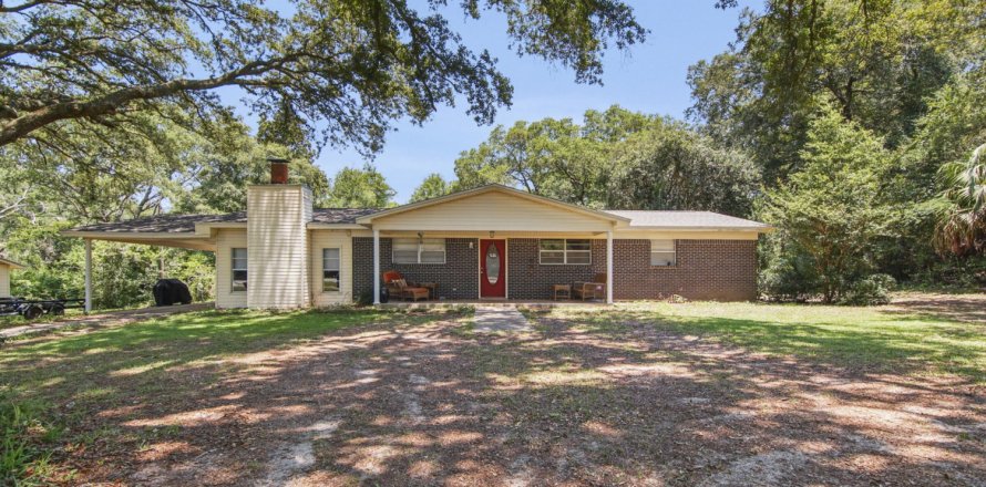 House in De Funiak Springs, Florida 3 bedrooms, 183.95 sq.m. № 589929