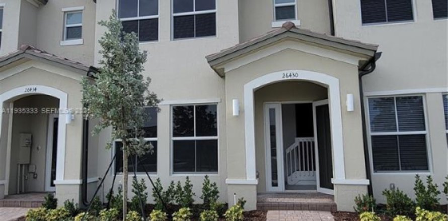 Townhouse in Homestead, Florida 3 bedrooms, 135.64 sq.m. № 1993541