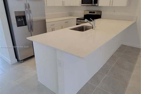 Townhouse in Homestead, Florida 3 bedrooms, 135.64 sq.m. № 1993541 - photo 8