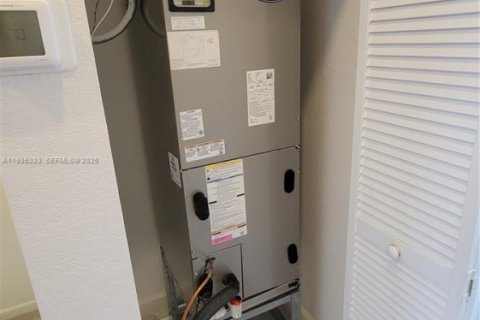 Townhouse in Homestead, Florida 3 bedrooms, 135.64 sq.m. № 1993541 - photo 14