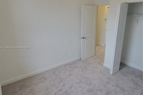 Townhouse in Homestead, Florida 3 bedrooms, 135.64 sq.m. № 1993541 - photo 11