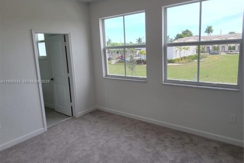 Townhouse in Homestead, Florida 3 bedrooms, 135.64 sq.m. № 1993541 - photo 16