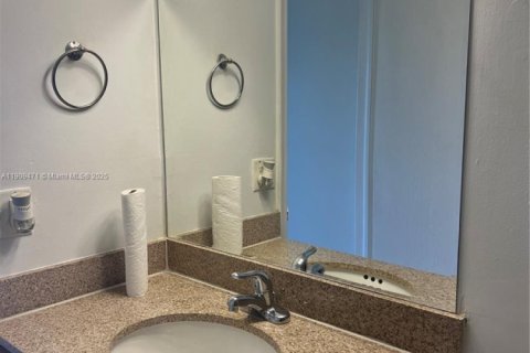 Copropriété à louer à Dania Beach, Floride: 2 chambres, 86.68 m2 № 1966334 - photo 16