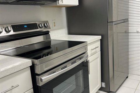 Copropriété à louer à Dania Beach, Floride: 2 chambres, 86.68 m2 № 1966334 - photo 1