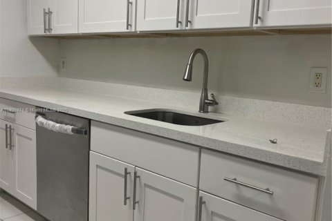 Copropriété à louer à Dania Beach, Floride: 2 chambres, 86.68 m2 № 1966334 - photo 2