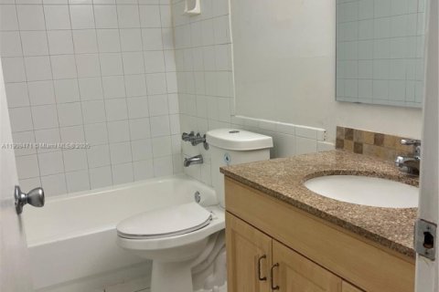 Copropriété à louer à Dania Beach, Floride: 2 chambres, 86.68 m2 № 1966334 - photo 11