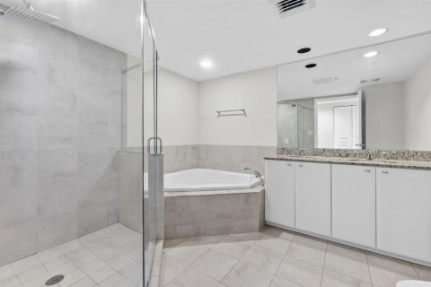 Condo in Fort Lauderdale, Florida, 2 bedrooms № 2078091 - photo 18