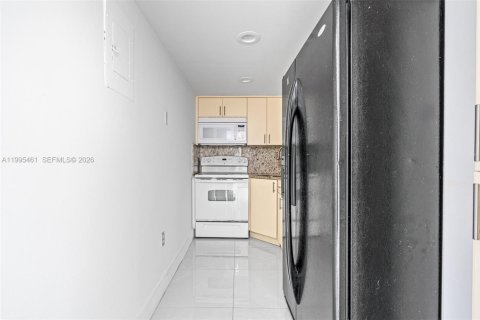 Снять в аренду кондоминиум в Майами, Флорида 2 спальни, 74.14м2, № 2060517 - фото 7