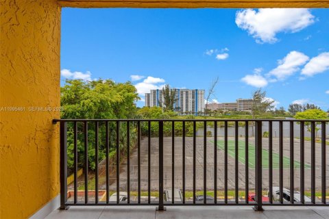 Снять в аренду кондоминиум в Майами, Флорида 2 спальни, 74.14м2, № 2060517 - фото 18