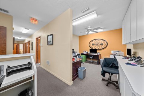 Propiedad comercial en venta en Kissimmee, Florida, 422.8 m2 № 2308848 - foto 23