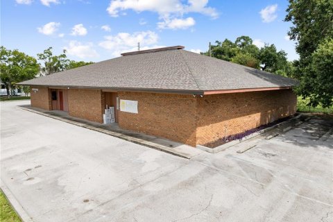 Propiedad comercial en venta en Kissimmee, Florida, 422.8 m2 № 2308848 - foto 15