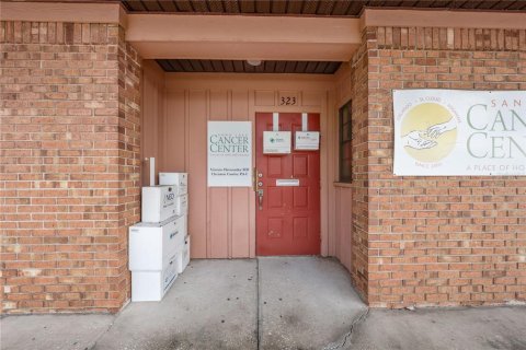 Propiedad comercial en venta en Kissimmee, Florida, 422.8 m2 № 2308848 - foto 18