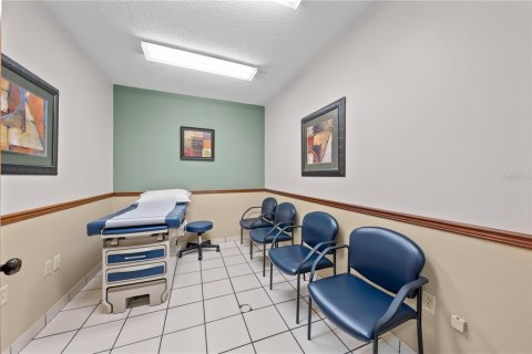 Propiedad comercial en venta en Kissimmee, Florida, 422.8 m2 № 2308848 - foto 26