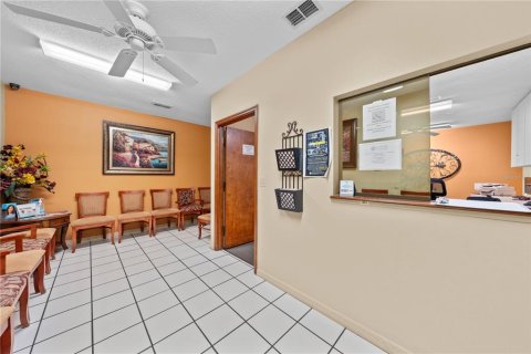 Propiedad comercial en venta en Kissimmee, Florida, 422.8 m2 № 2308848 - foto 19