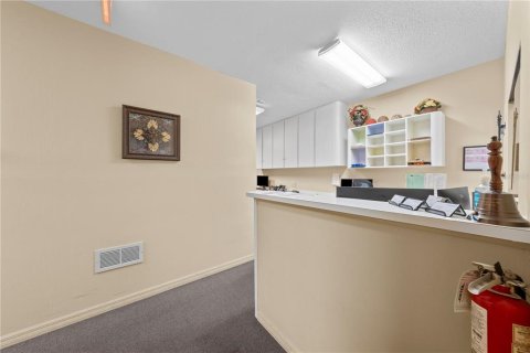 Propiedad comercial en venta en Kissimmee, Florida, 422.8 m2 № 2308848 - foto 21