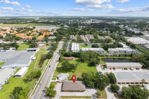 Propiedad comercial en venta en Kissimmee, Florida, 422.8 m2 № 2308848 - foto 2