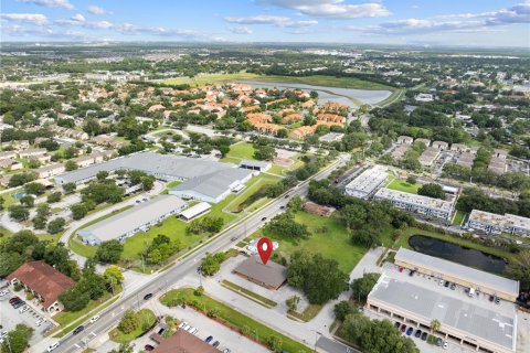 Propiedad comercial en venta en Kissimmee, Florida, 422.8 m2 № 2308848 - foto 8