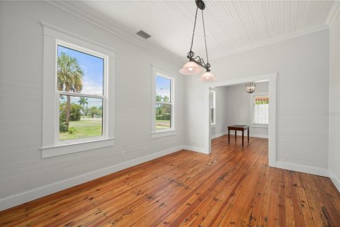 House in Punta Gorda, Florida 3 bedrooms, 256.22 sq.m. № 2237957 - photo 19