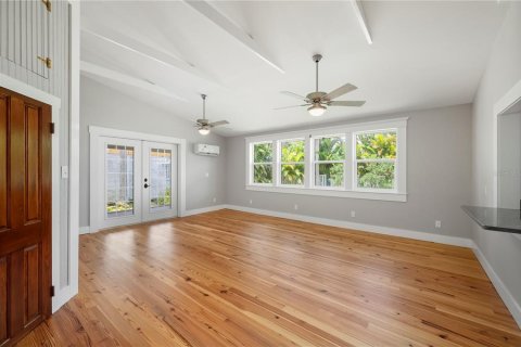House in Punta Gorda, Florida 3 bedrooms, 256.22 sq.m. № 2237957 - photo 25