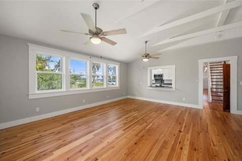 House in Punta Gorda, Florida 3 bedrooms, 256.22 sq.m. № 2237957 - photo 28