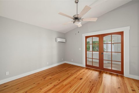 House in Punta Gorda, Florida 3 bedrooms, 256.22 sq.m. № 2237957 - photo 29