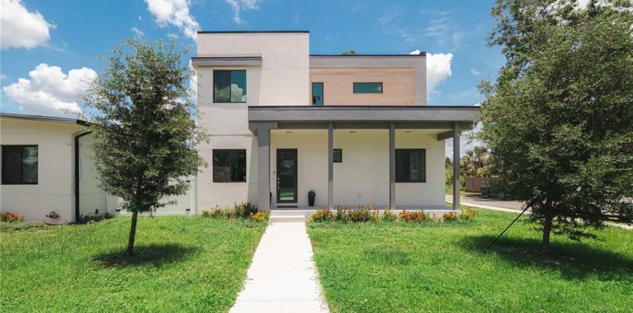 House in Tampa, Florida 4 bedrooms, 217.67 sq.m. № 1901451
