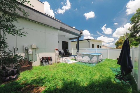 House in Tampa, Florida 4 bedrooms, 217.67 sq.m. № 1901451 - photo 10