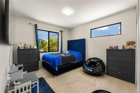 House in Tampa, Florida 4 bedrooms, 217.67 sq.m. № 1901451 - photo 7