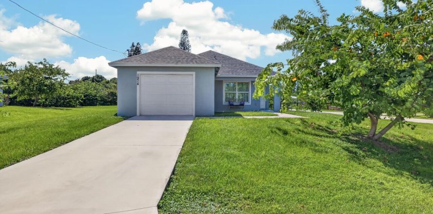 Casa en Port St. Lucie, Florida 3 dormitorios, 120.4 m2 № 2357759