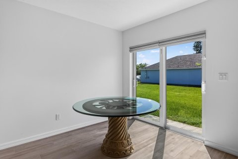 Casa en venta en Port St. Lucie, Florida, 3 dormitorios, 120.4 m2 № 2357759 - foto 12