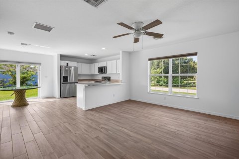 Casa en venta en Port St. Lucie, Florida, 3 dormitorios, 120.4 m2 № 2357759 - foto 8