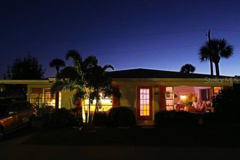 Condominio en venta en Englewood, Florida, 2 dormitorios, 131.83 m2 № 1856340 - foto 1