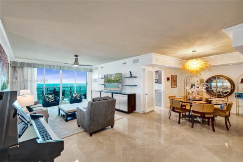 Condominio en venta en Fort Lauderdale, Florida, 2 dormitorios, 196.02 m2 № 2054902 - foto 2