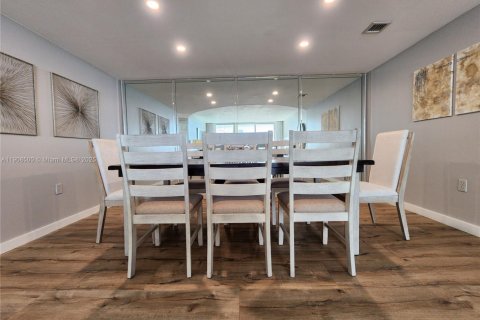 Copropriété à louer à Hollywood, Floride: 2 chambres, 126.35 m2 № 1966739 - photo 9