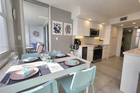 Copropriété à louer à Hollywood, Floride: 2 chambres, 126.35 m2 № 1966739 - photo 19